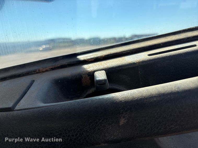 image for item EF6100 2007 Volvo VHD hydrovac truck