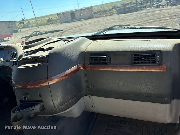 image for item EF6100 2007 Volvo VHD hydrovac truck