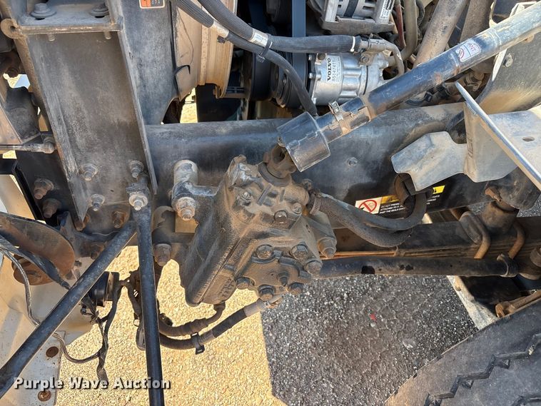 image for item EF6100 2007 Volvo VHD hydrovac truck