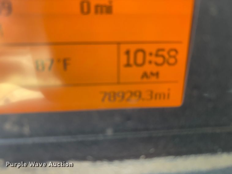 image for item EF6100 2007 Volvo VHD hydrovac truck