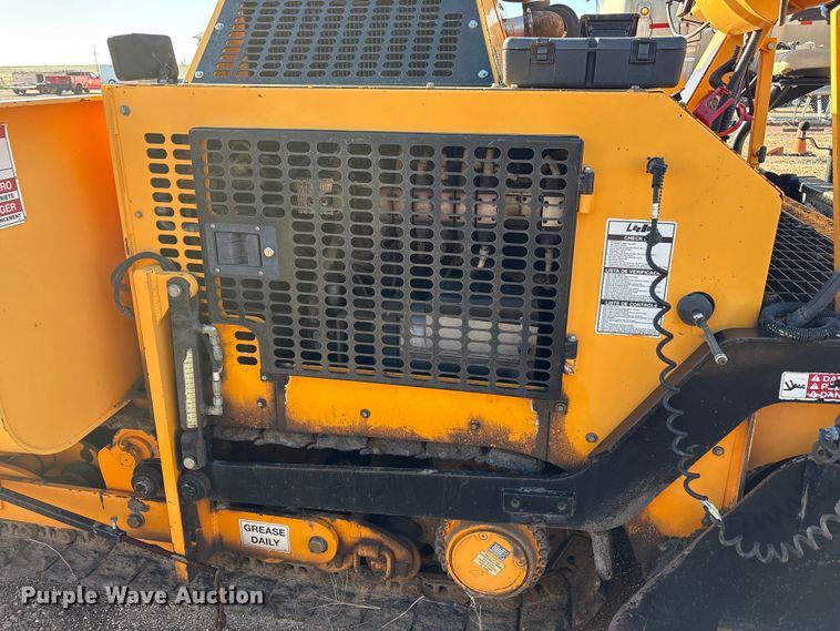 image for item EF6104 2013 Lee-Boy 8616 paver