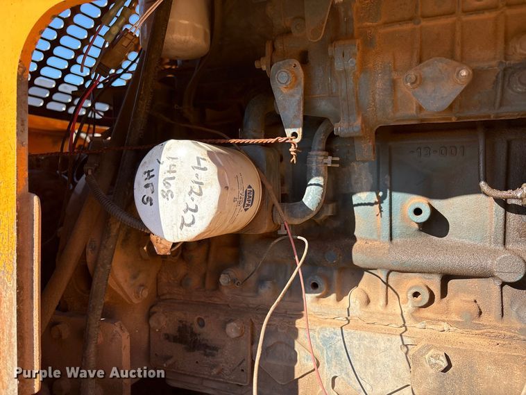 image for item EF6104 2013 Lee-Boy 8616 paver