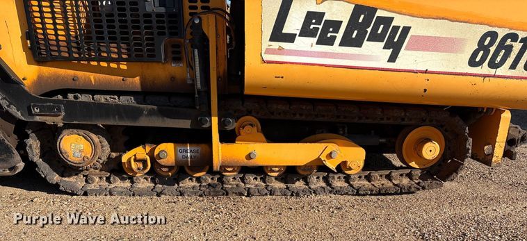 image for item EF6104 2013 Lee-Boy 8616 paver