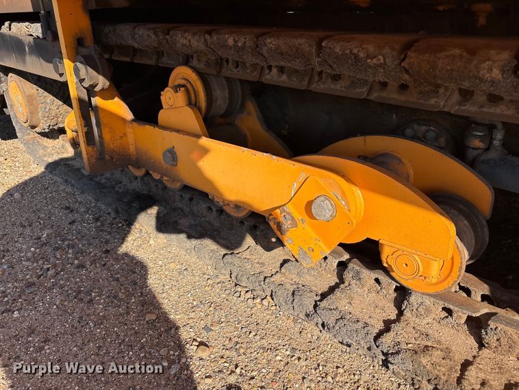 image for item EF6104 2013 Lee-Boy 8616 paver