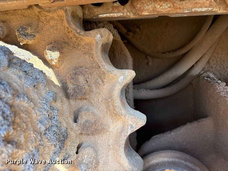 image for item EF6104 2013 Lee-Boy 8616 paver