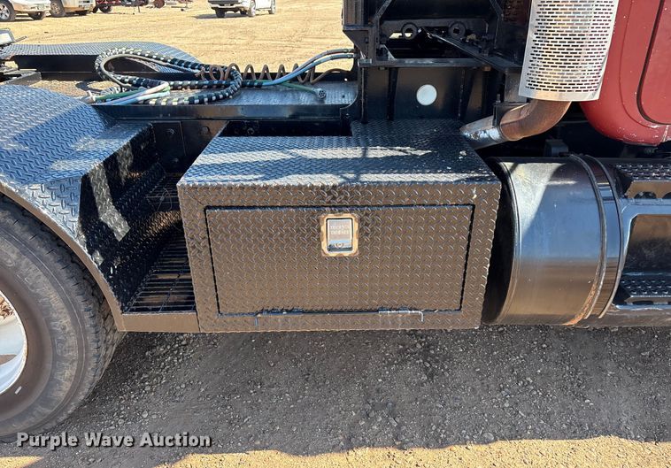 image for item EF6109 1989 Mack R690ST winch truck