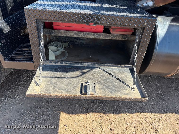 image for item EF6109 1989 Mack R690ST winch truck