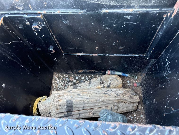 image for item EF6109 1989 Mack R690ST winch truck