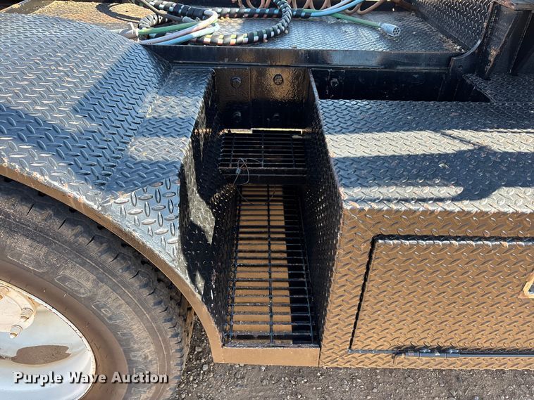 image for item EF6109 1989 Mack R690ST winch truck