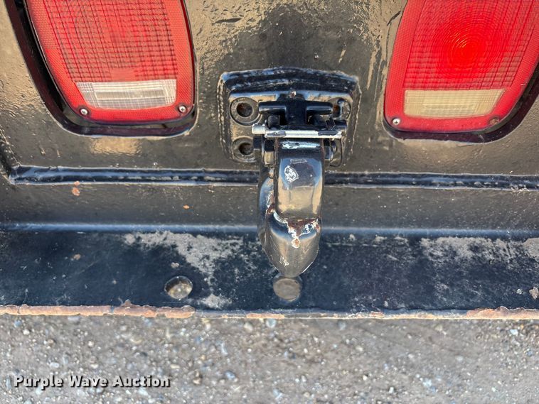 image for item EF6109 1989 Mack R690ST winch truck