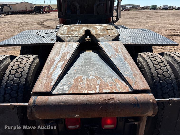 image for item EF6109 1989 Mack R690ST winch truck