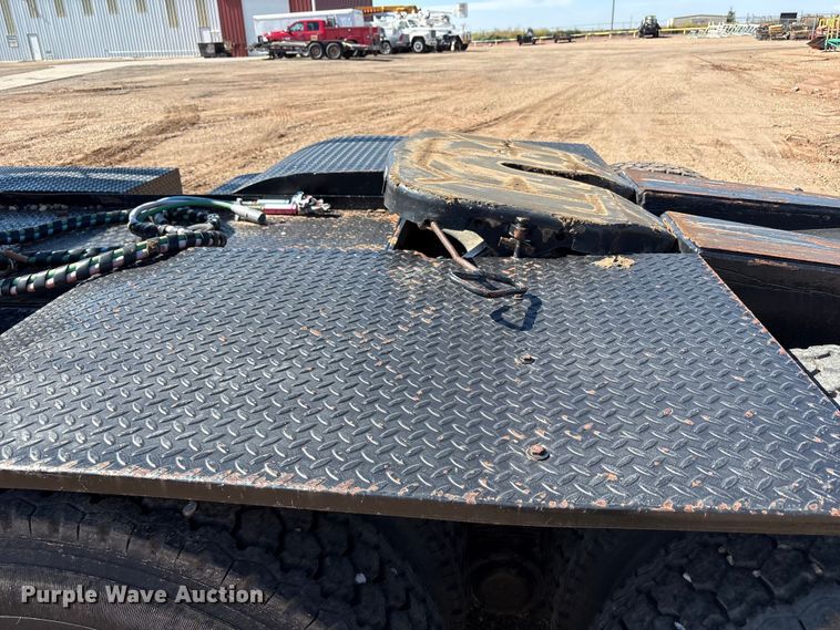 image for item EF6109 1989 Mack R690ST winch truck