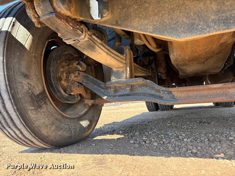 image for item EF6109 1989 Mack R690ST winch truck