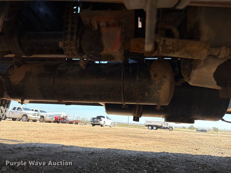 image for item EF6109 1989 Mack R690ST winch truck