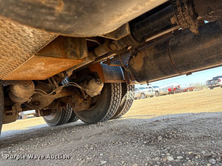 image for item EF6109 1989 Mack R690ST winch truck