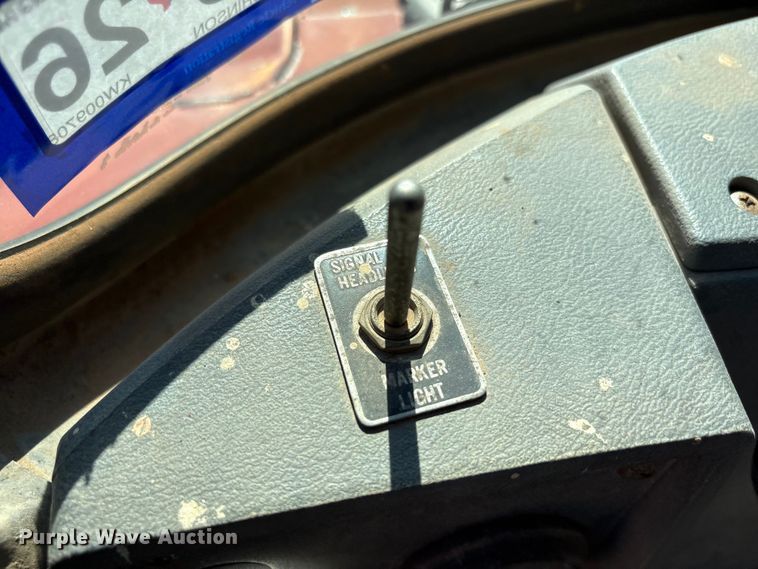 image for item EF6109 1989 Mack R690ST winch truck