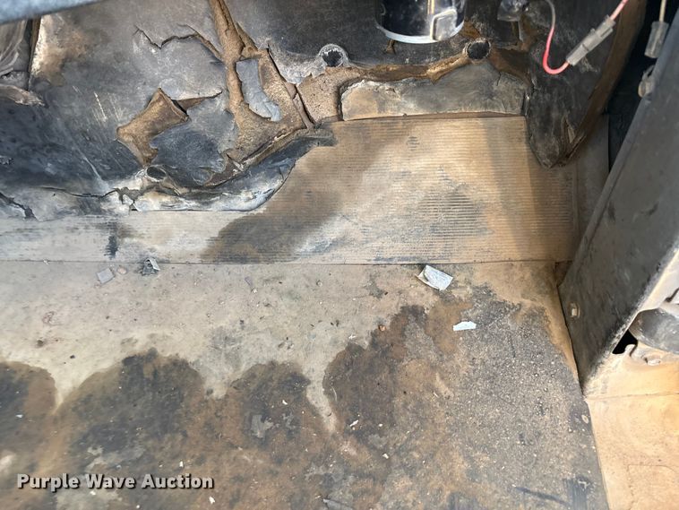 image for item EF6109 1989 Mack R690ST winch truck