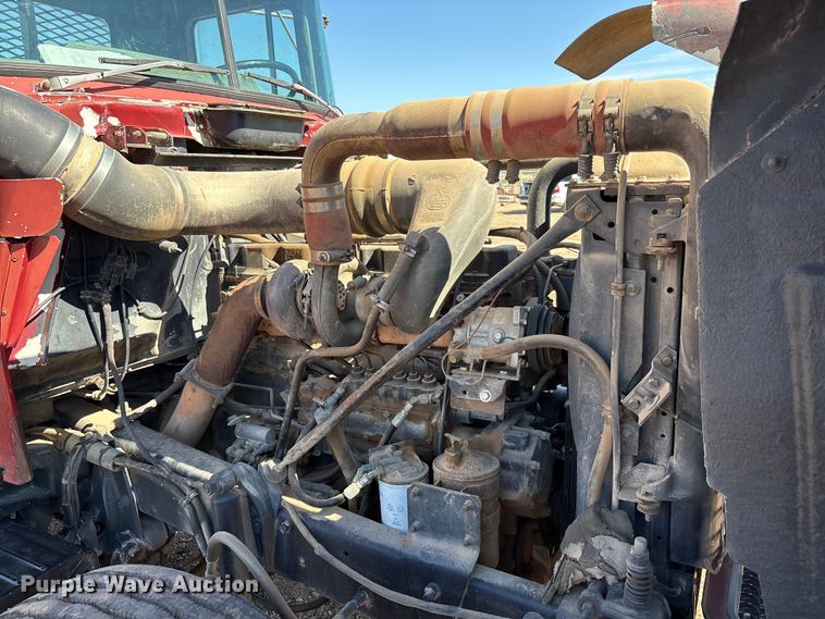 image for item EF6109 1989 Mack R690ST winch truck