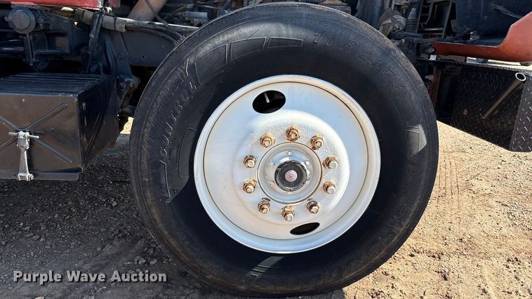 image for item EF6109 1989 Mack R690ST winch truck