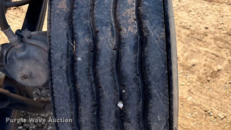 image for item EF6109 1989 Mack R690ST winch truck