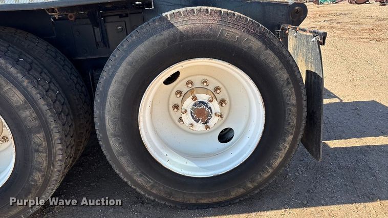 image for item EF6109 1989 Mack R690ST winch truck