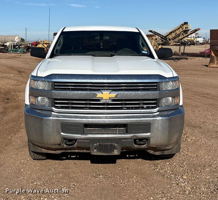 image for item EF6111 2015 Chevrolet Silverado 2500HD Crew Cab pickup truck