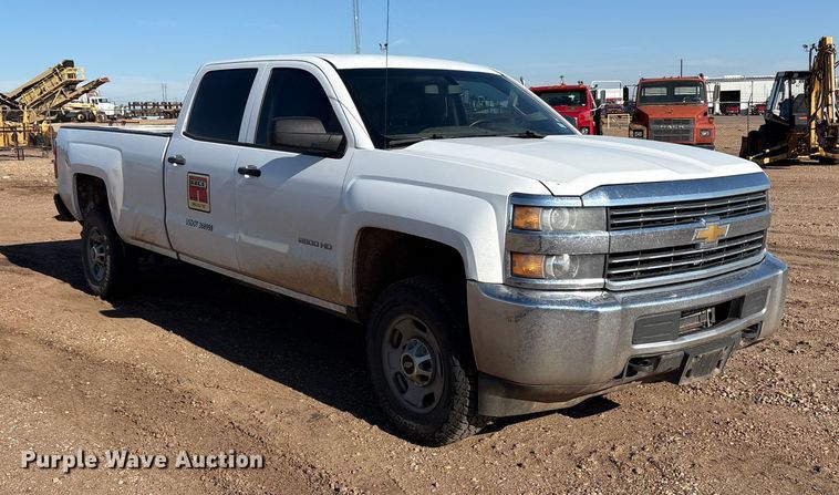 image for item EF6111 2015 Chevrolet Silverado 2500HD Crew Cab pickup truck