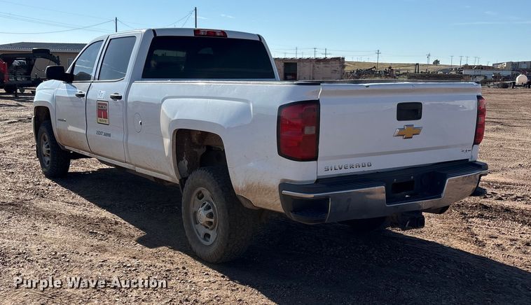 image for item EF6111 2015 Chevrolet Silverado 2500HD Crew Cab pickup truck