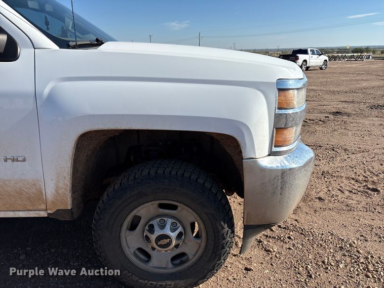 image for item EF6111 2015 Chevrolet Silverado 2500HD Crew Cab pickup truck