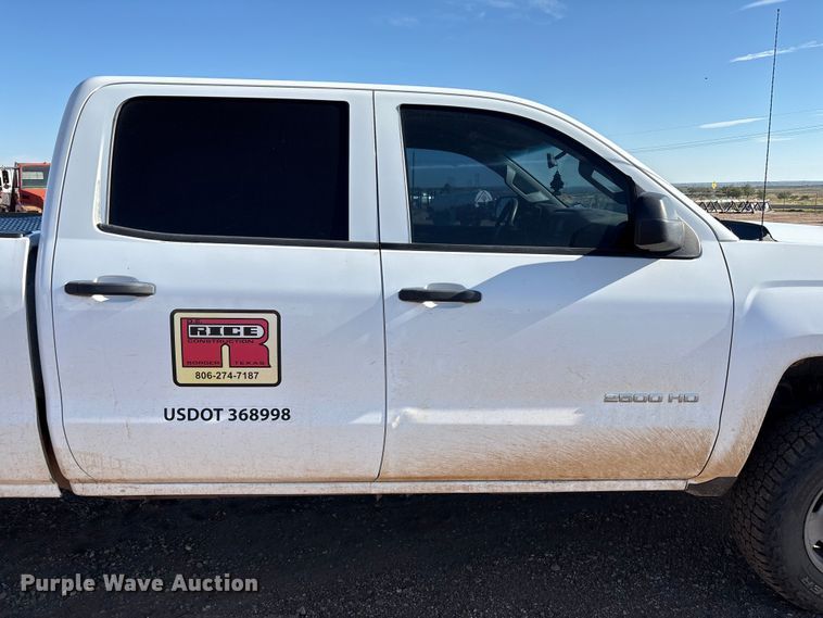 image for item EF6111 2015 Chevrolet Silverado 2500HD Crew Cab pickup truck