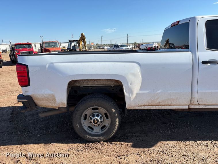 image for item EF6111 2015 Chevrolet Silverado 2500HD Crew Cab pickup truck