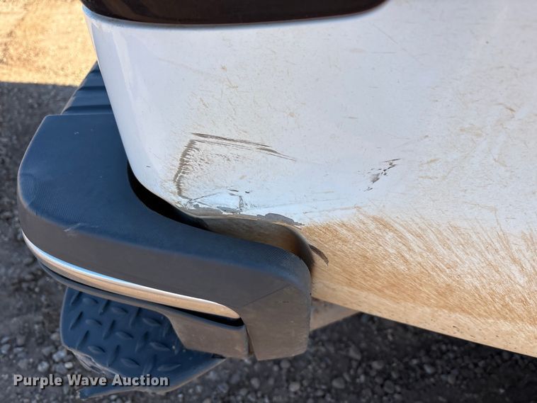 image for item EF6111 2015 Chevrolet Silverado 2500HD Crew Cab pickup truck