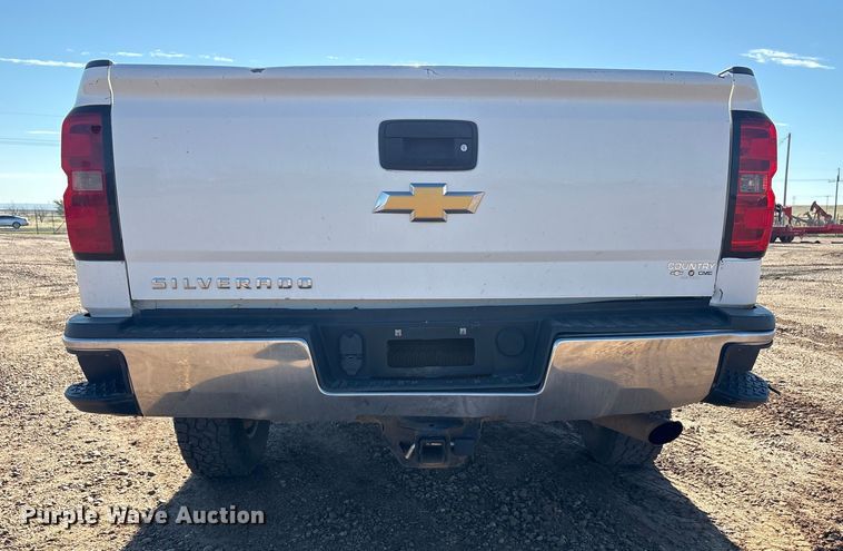 image for item EF6111 2015 Chevrolet Silverado 2500HD Crew Cab pickup truck