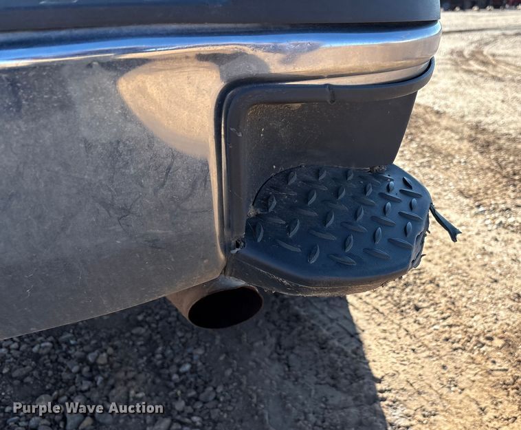 image for item EF6111 2015 Chevrolet Silverado 2500HD Crew Cab pickup truck