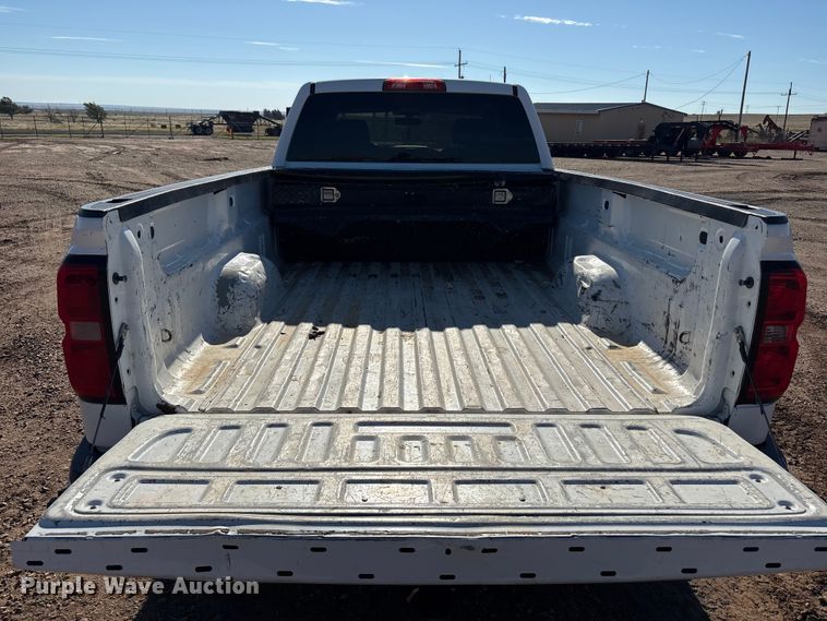 image for item EF6111 2015 Chevrolet Silverado 2500HD Crew Cab pickup truck