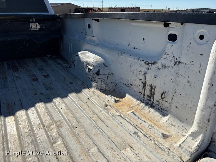 image for item EF6111 2015 Chevrolet Silverado 2500HD Crew Cab pickup truck