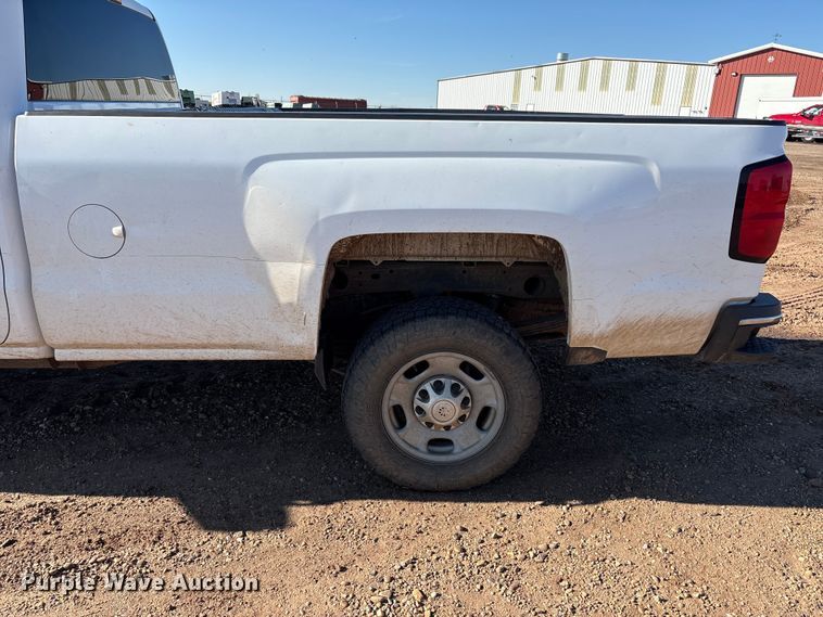 image for item EF6111 2015 Chevrolet Silverado 2500HD Crew Cab pickup truck