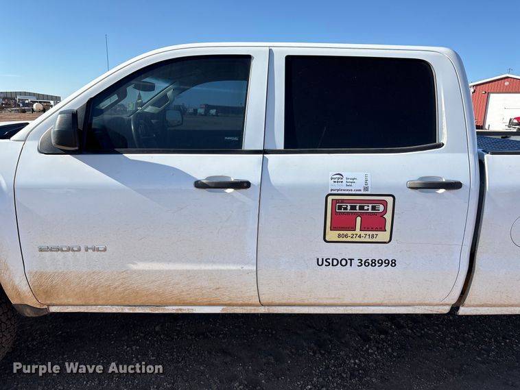 image for item EF6111 2015 Chevrolet Silverado 2500HD Crew Cab pickup truck