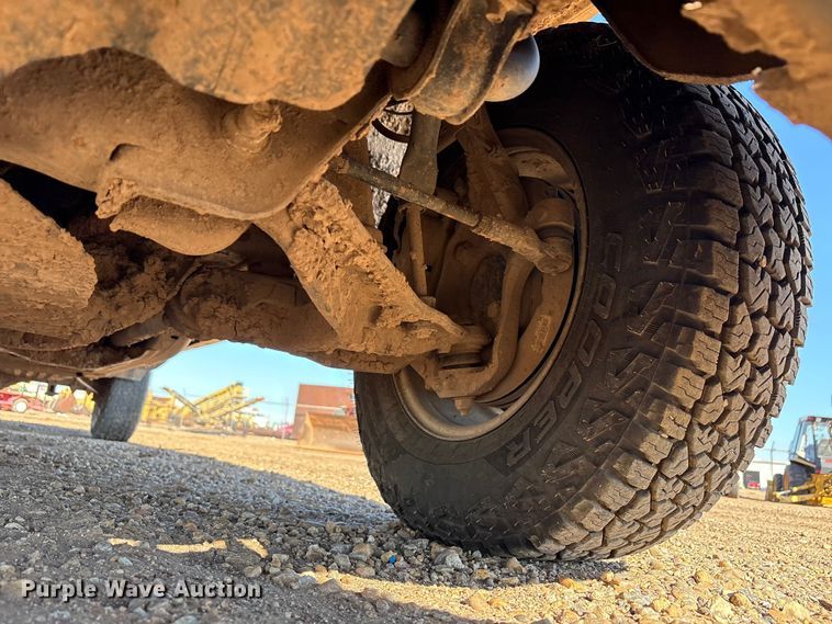 image for item EF6111 2015 Chevrolet Silverado 2500HD Crew Cab pickup truck