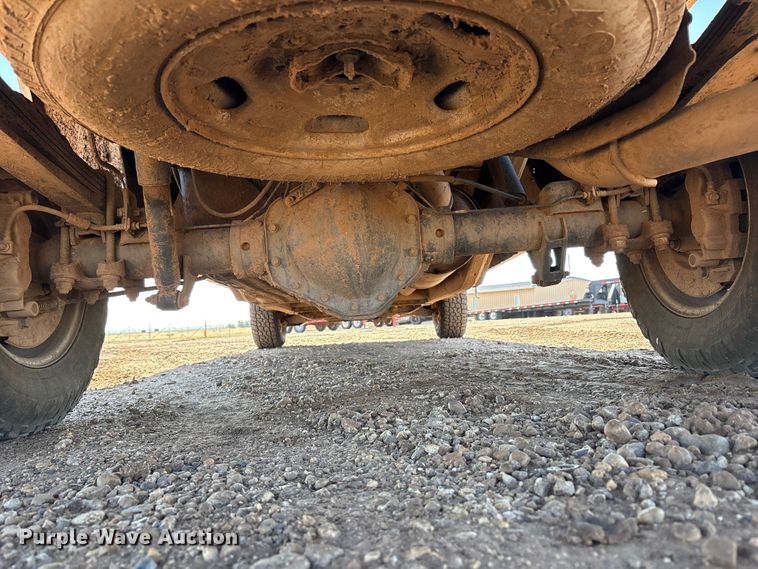 image for item EF6111 2015 Chevrolet Silverado 2500HD Crew Cab pickup truck