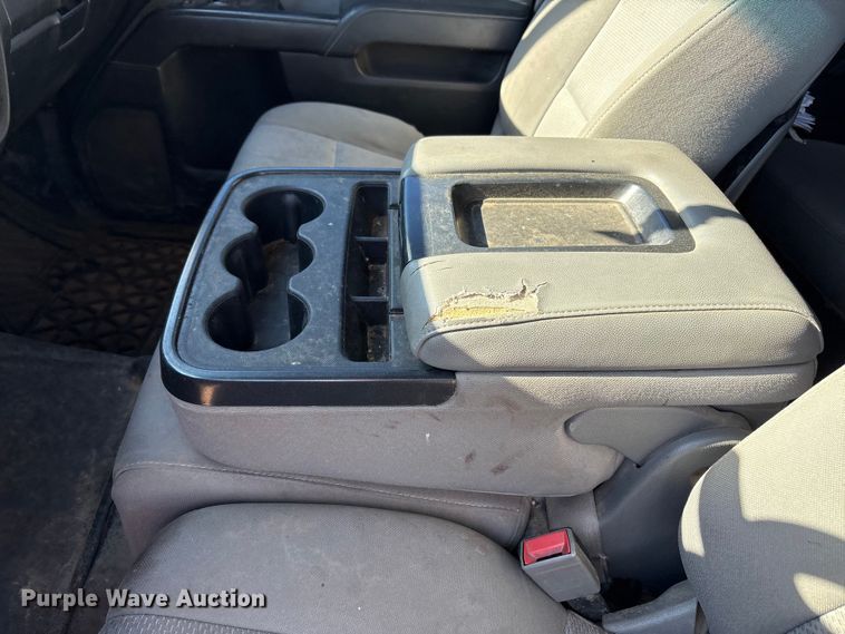 image for item EF6111 2015 Chevrolet Silverado 2500HD Crew Cab pickup truck