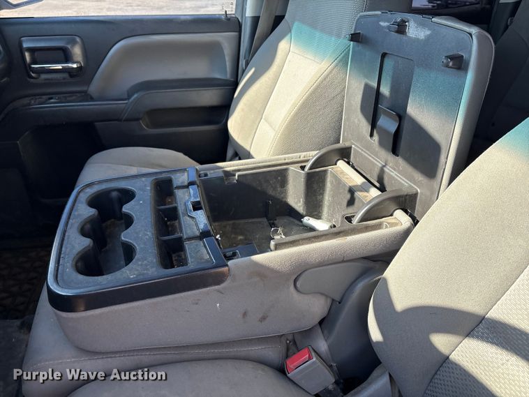 image for item EF6111 2015 Chevrolet Silverado 2500HD Crew Cab pickup truck