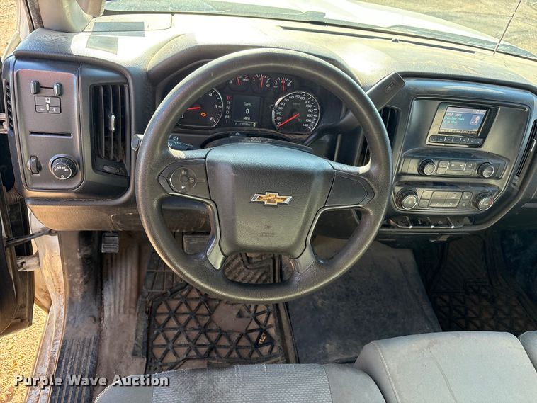 image for item EF6111 2015 Chevrolet Silverado 2500HD Crew Cab pickup truck