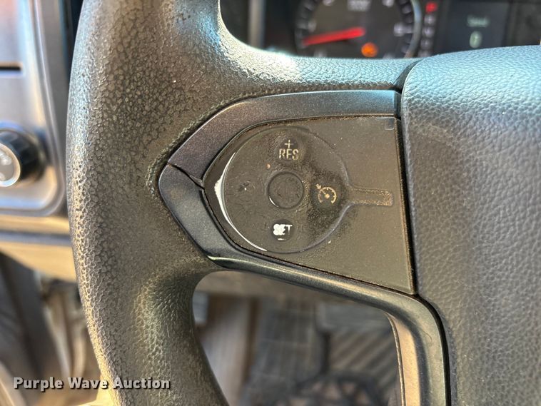 image for item EF6111 2015 Chevrolet Silverado 2500HD Crew Cab pickup truck