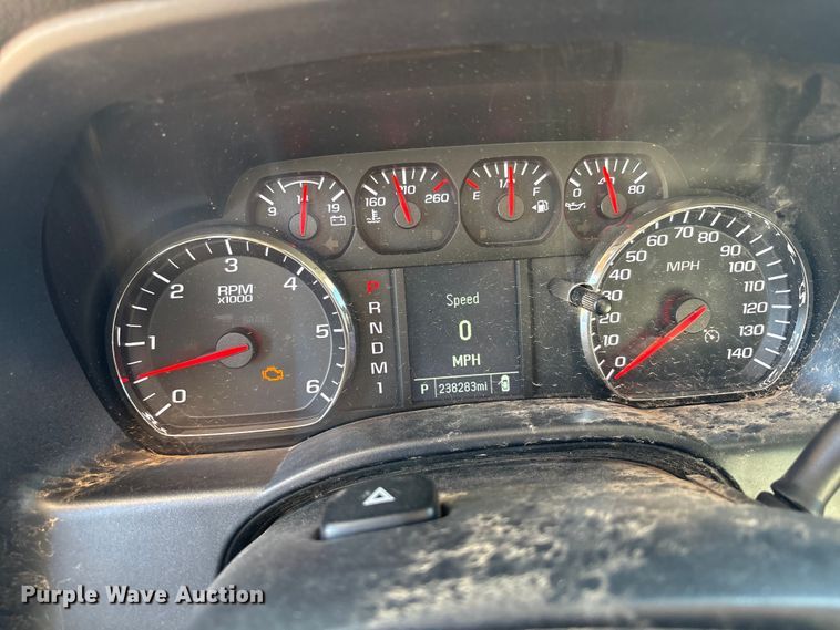 image for item EF6111 2015 Chevrolet Silverado 2500HD Crew Cab pickup truck