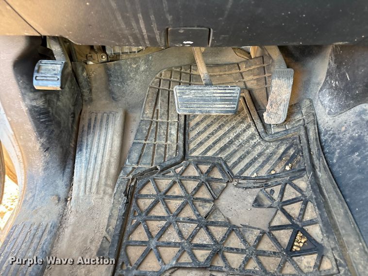 image for item EF6111 2015 Chevrolet Silverado 2500HD Crew Cab pickup truck