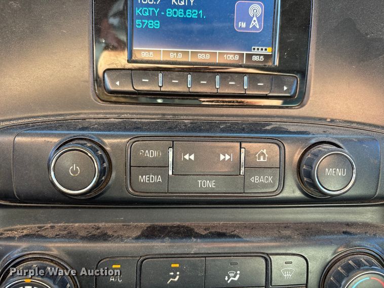 image for item EF6111 2015 Chevrolet Silverado 2500HD Crew Cab pickup truck