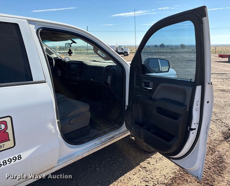 image for item EF6111 2015 Chevrolet Silverado 2500HD Crew Cab pickup truck