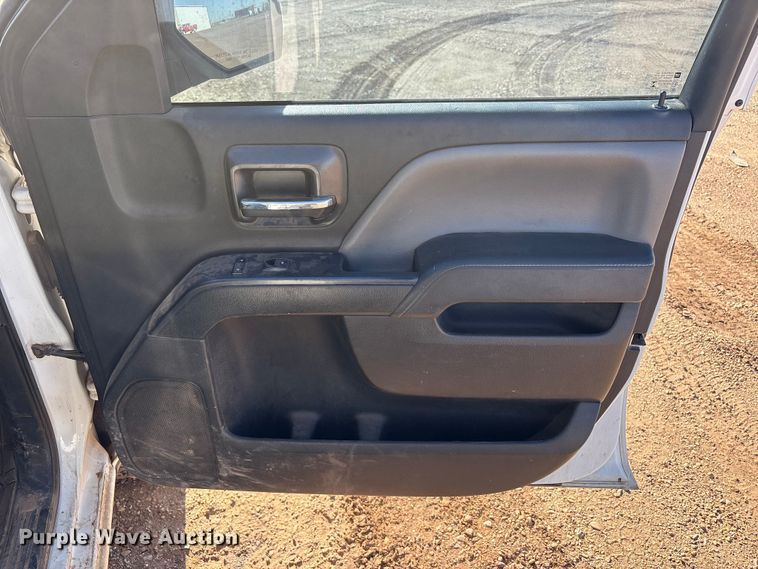 image for item EF6111 2015 Chevrolet Silverado 2500HD Crew Cab pickup truck