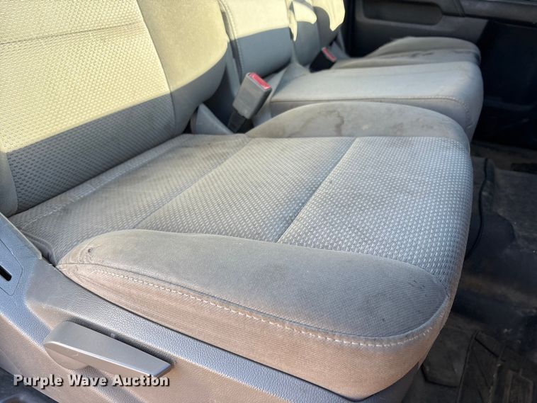 image for item EF6111 2015 Chevrolet Silverado 2500HD Crew Cab pickup truck